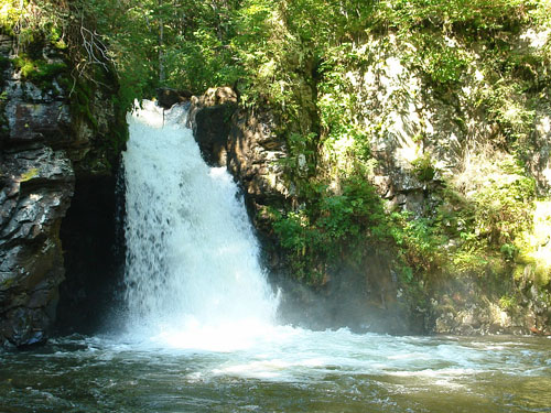 Foto cascada Sipot (c) Petru Goja
